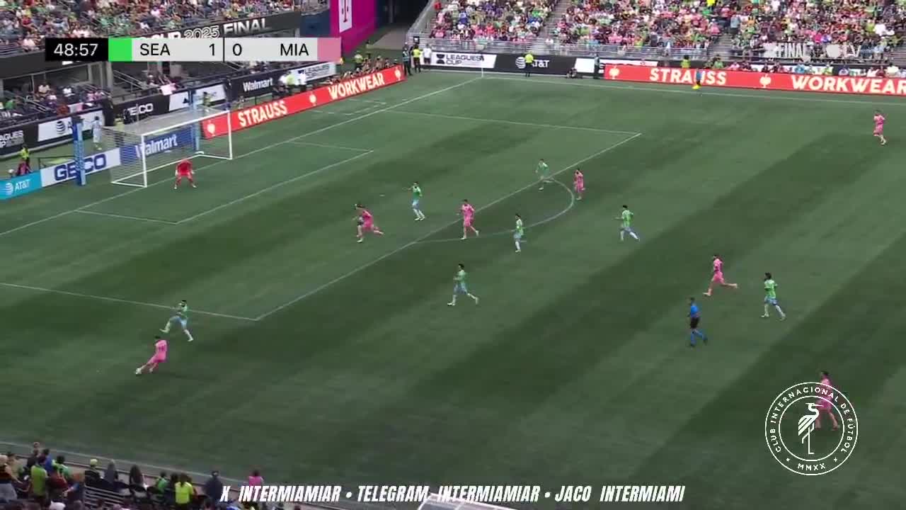 Messi chance against  Seattle Sounders 49'