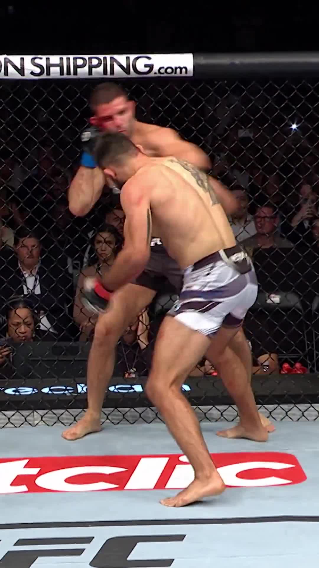 Benoît Saint Denis makes UFC Paris fans erupt with KO of Thiago Moises (2023)