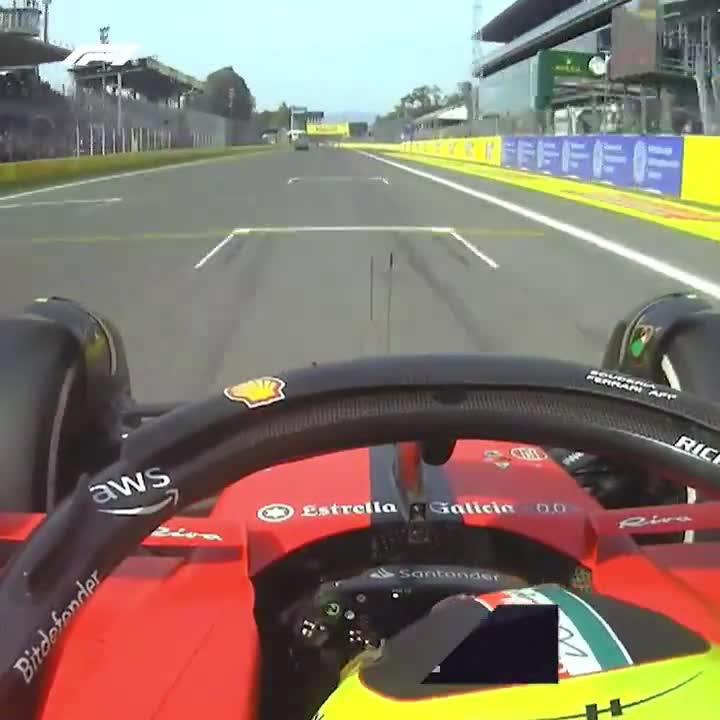 Leclerc and Sainz narrowly avoid a crash – Italian GP 2023