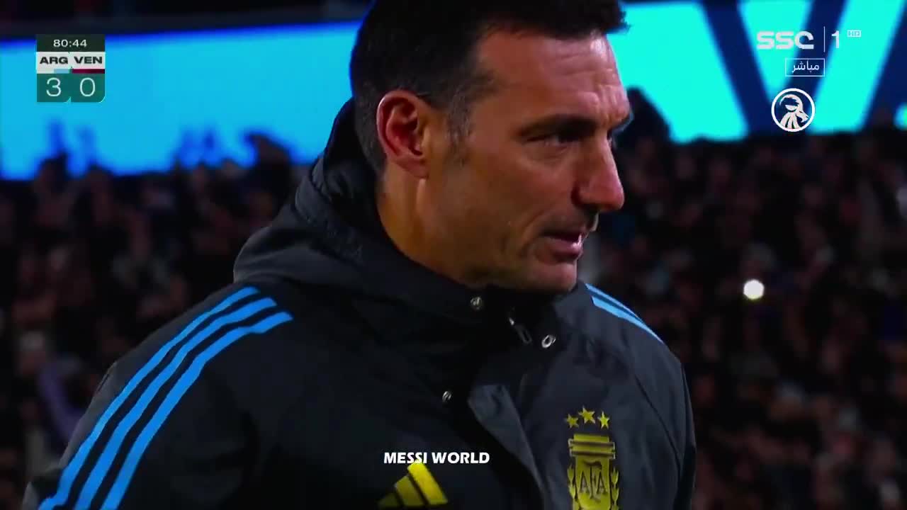 Lionel Scaloni's reaction to Lionel Messi's second goal against Venezuela.