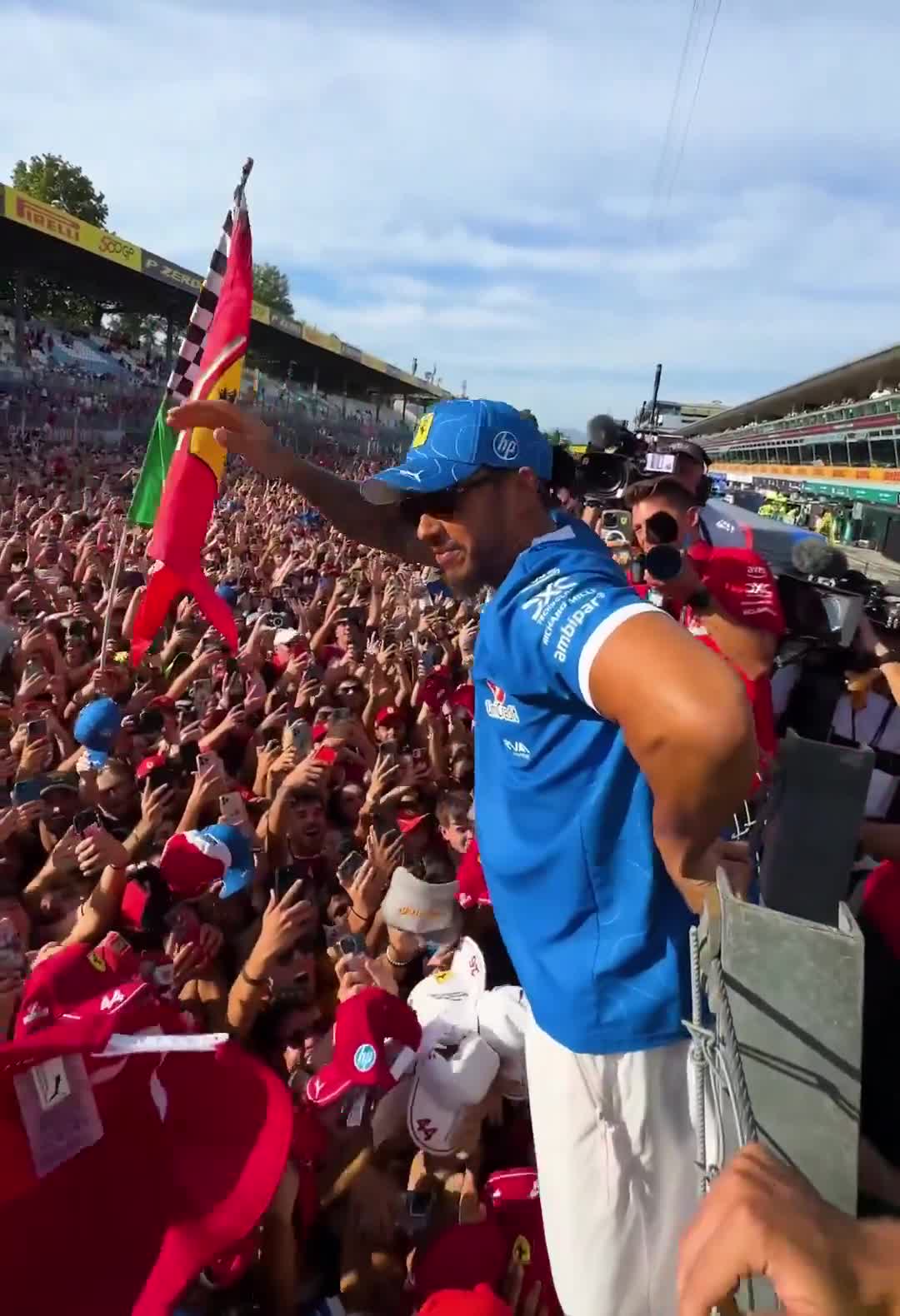 Lewis Hamilton with fans after the race!!