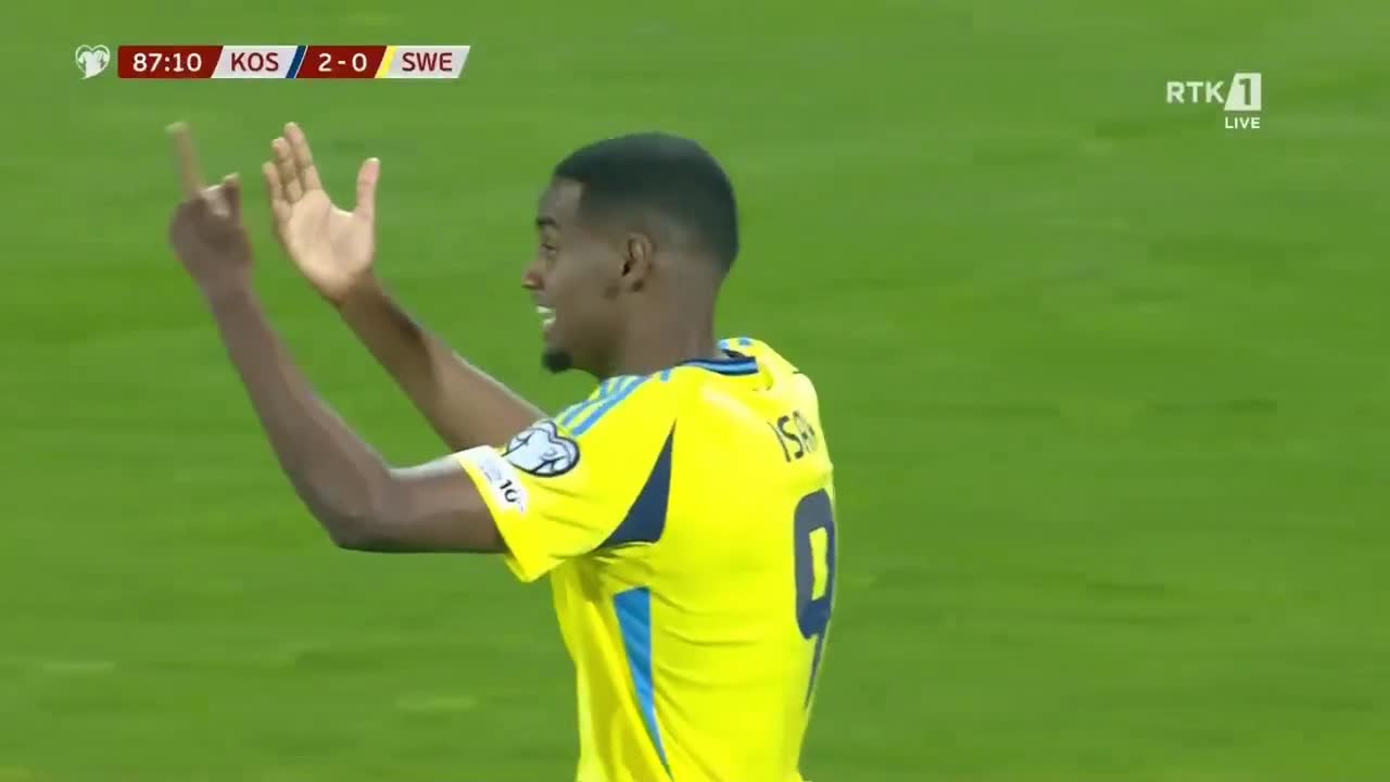 Isak counting the 8 second rule for the Kosovo goalkeeper