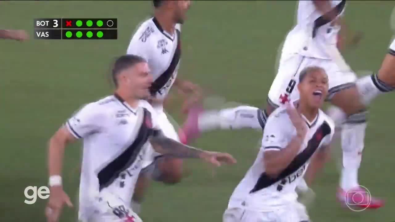Robert Renan scored the penalty that sent Vasco to the semifinals of the Copa do Brasil