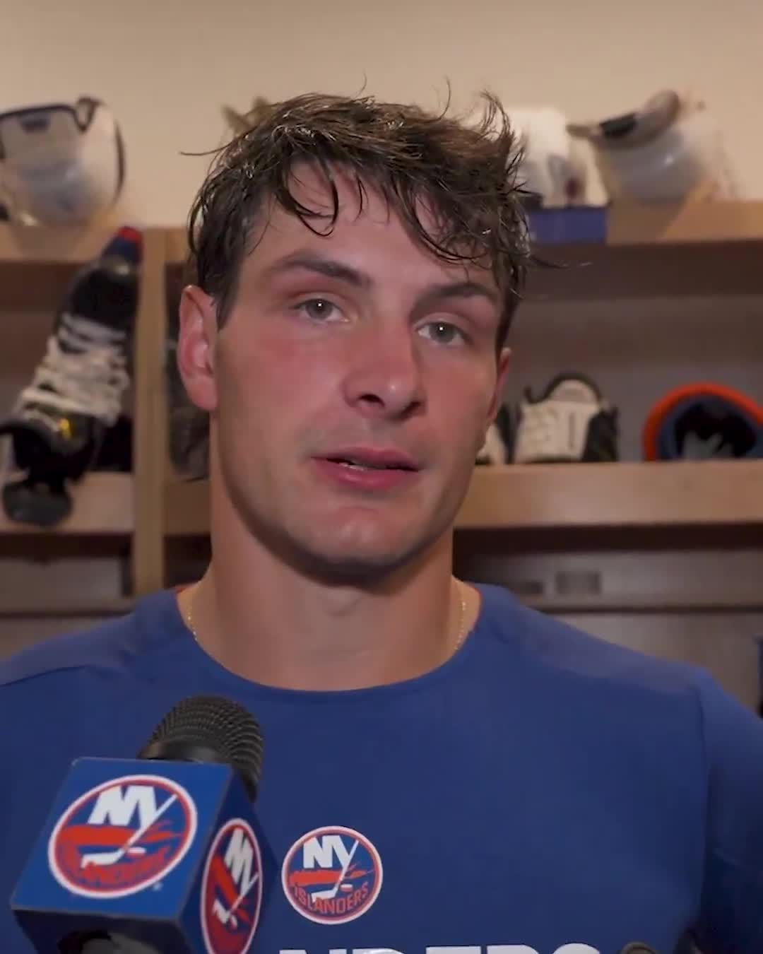 Let’s just say Mat Barzal is LOVING what he sees from Matthew Schaefer