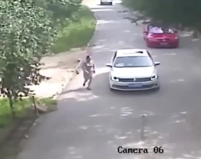 Rule number one on safari is not to leave the vehicle, and this woman didn't follow it.