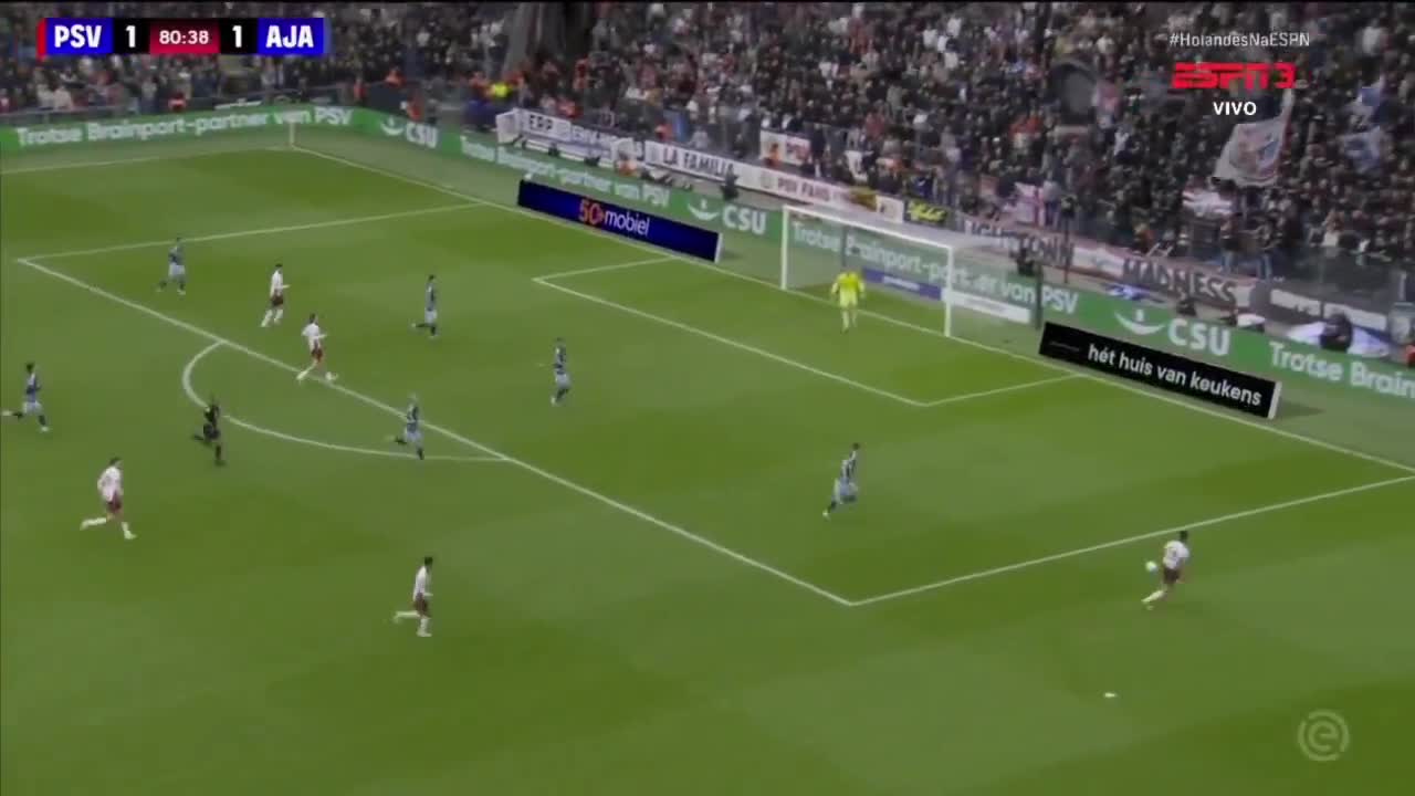 PSV [2] - 1 Ajax - Yarek Gasiorowski 81'