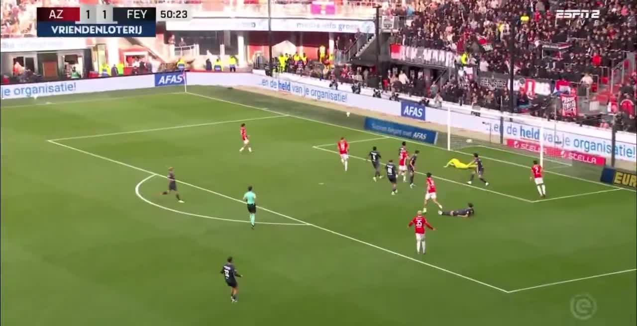 AZ Alkmaar [2]-1 Feyenoord.- Denso Kasius 51'