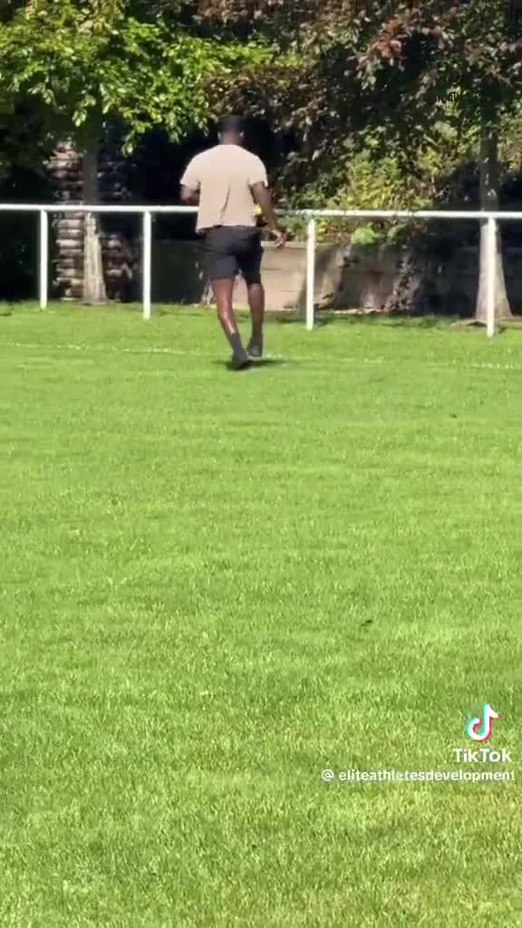 Kobbie Mainoo juggling a tennis ball