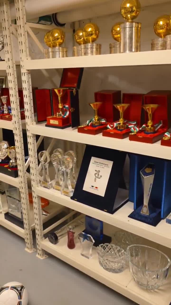 Zlatan Ibrahimović shows off his awards room