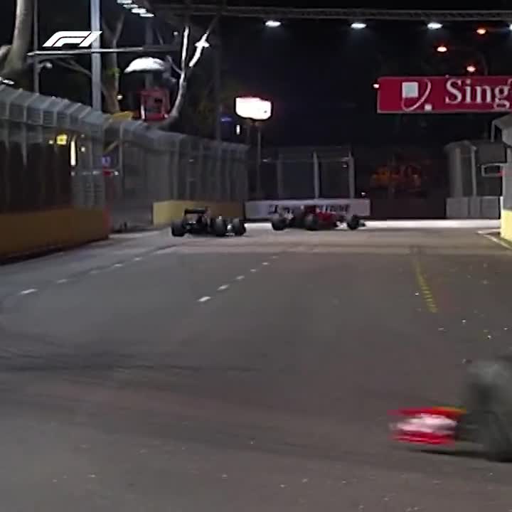 On this day 2010,  Epic battle – Alonso vs Vettel at Singapore GP!