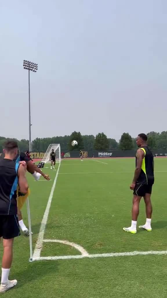 Saliba’s great corner kick!