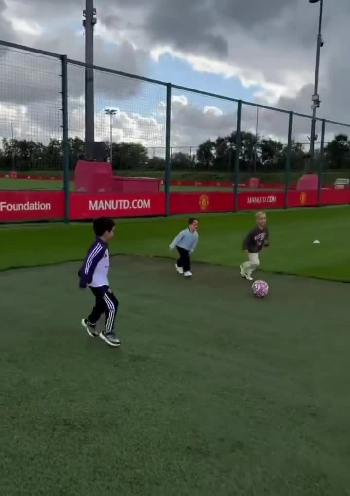 Bruno and Casemiro’s sons were spotted at Carrington enjoying themselves while their dads trained.