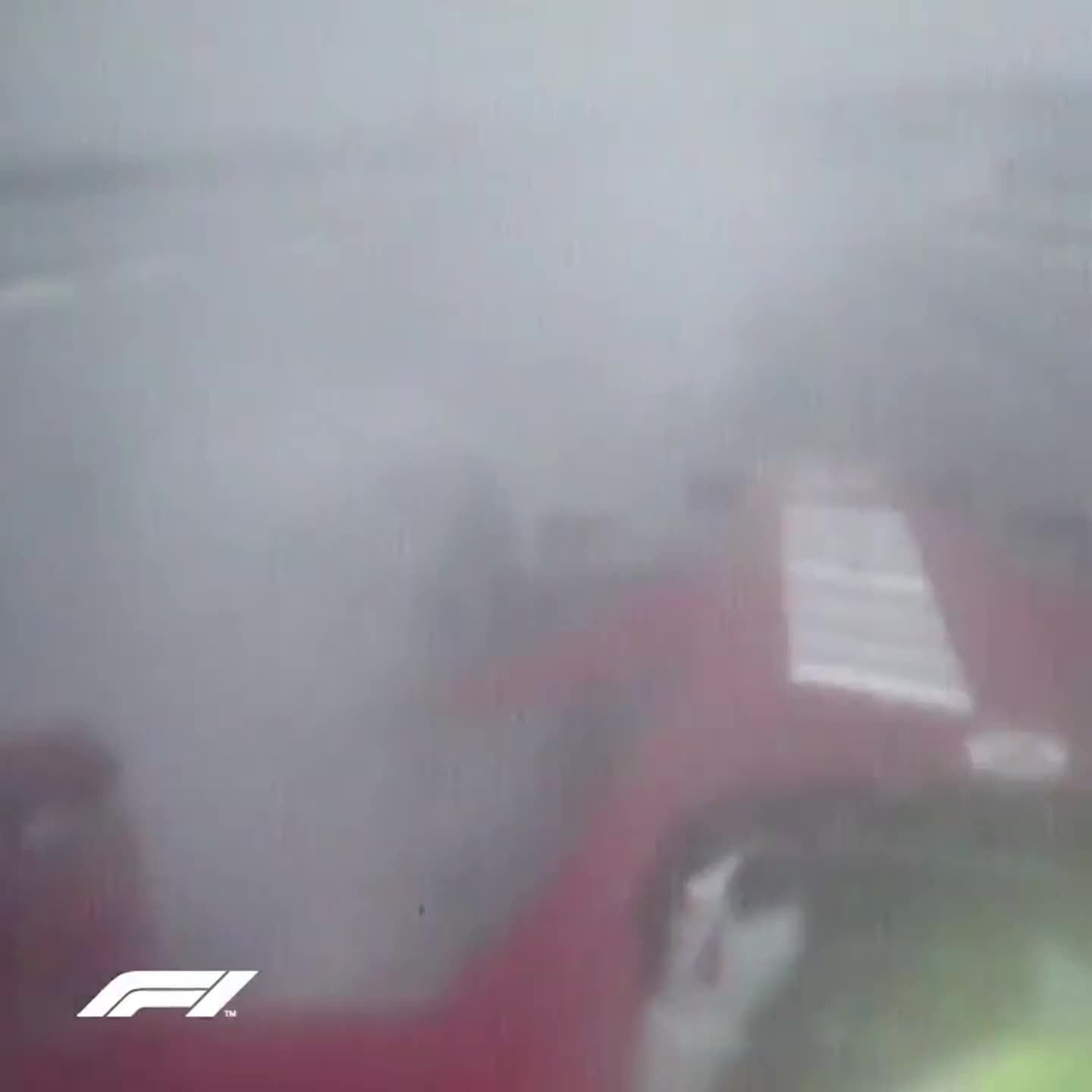 Massa and Kubica battle in the rain at Fuji 2007 (2)