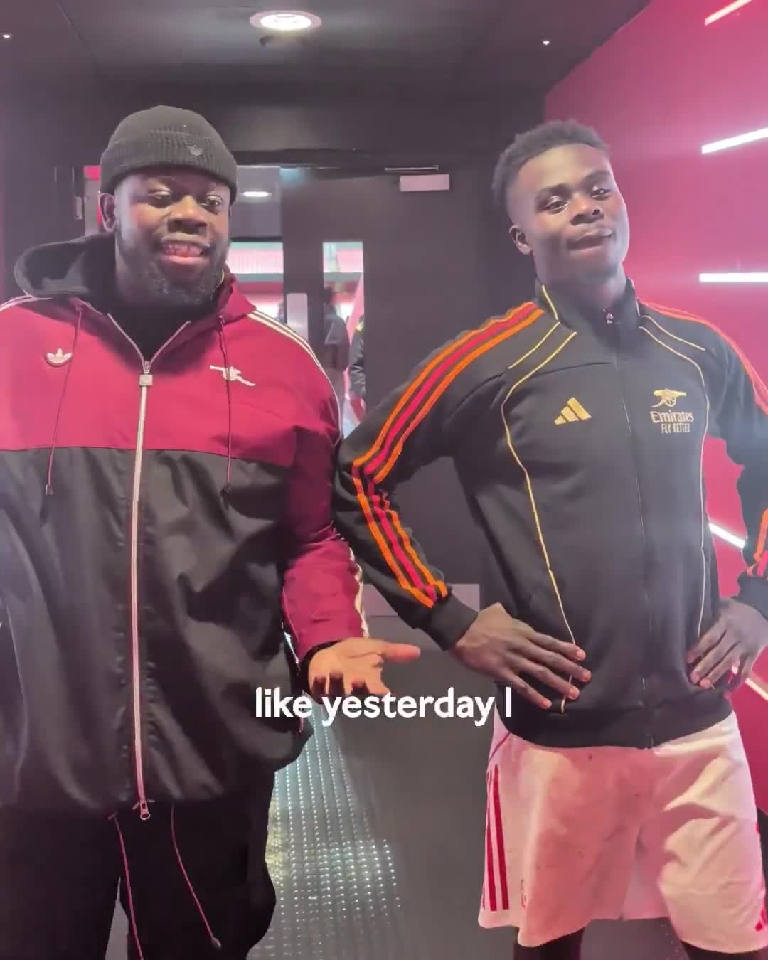 Bukayo caught up with Frimmy after reaching his newest milestone for the club
