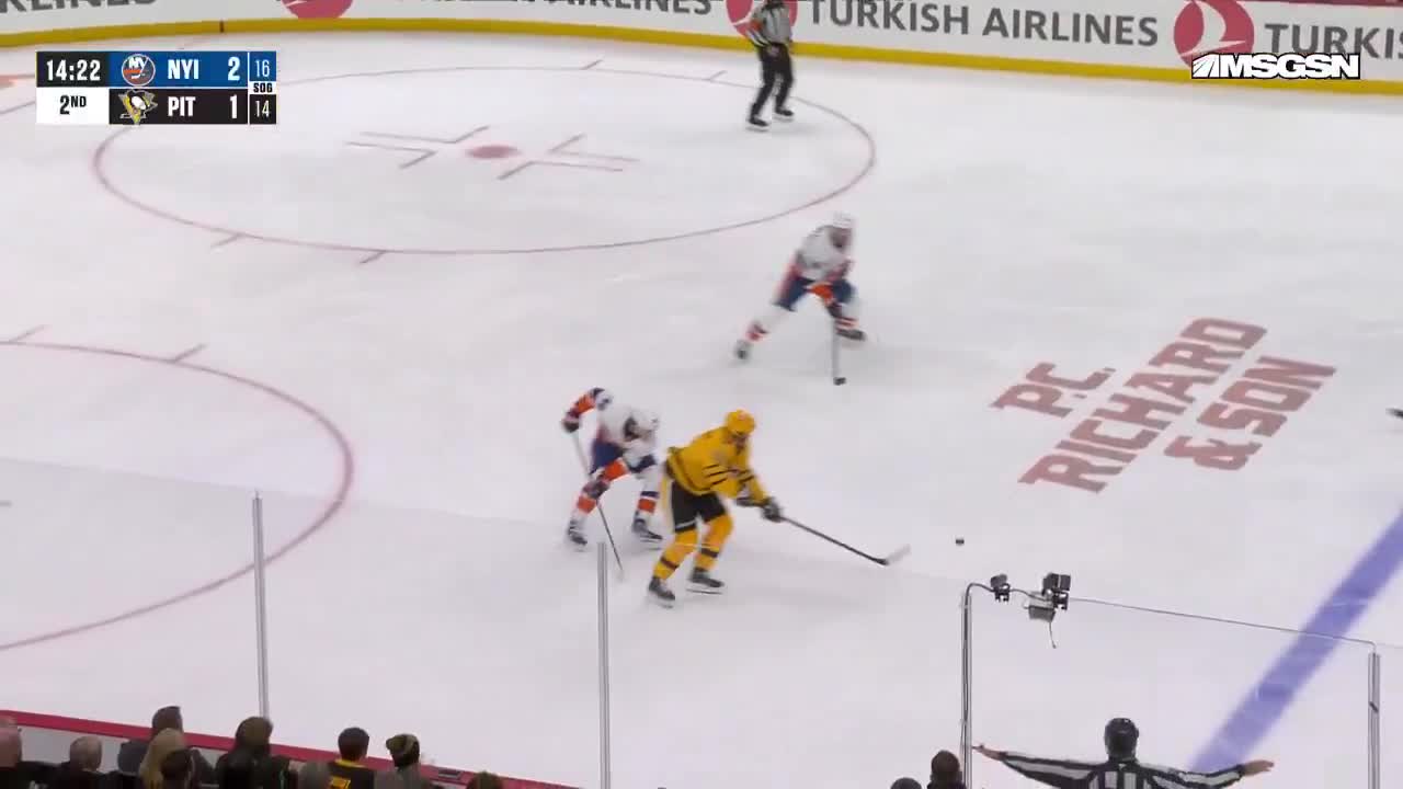 Harrison Brunicke with his first NHL goal also becoming the first South African born skater to ever score in the NHL!
