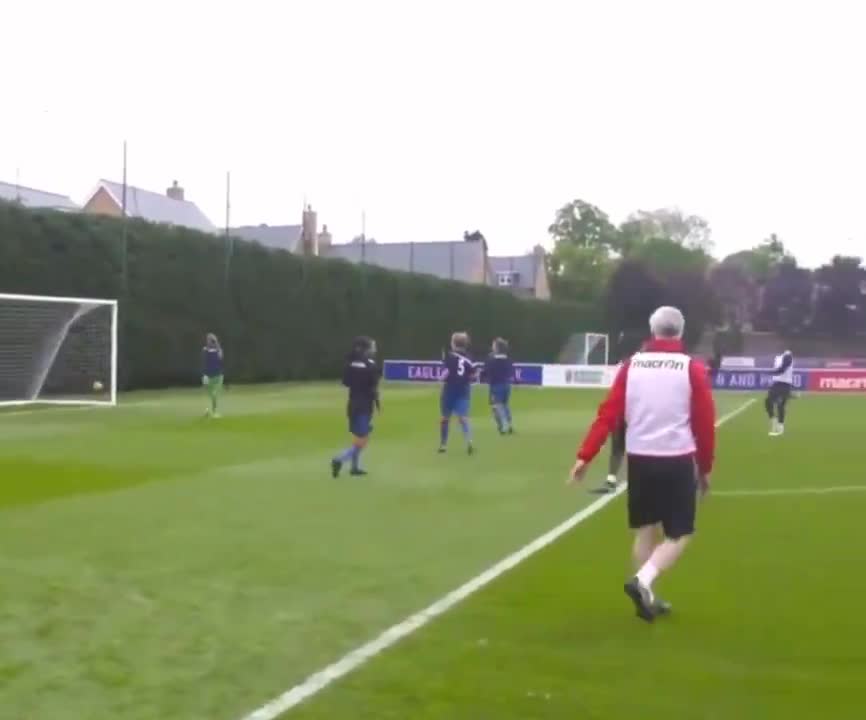 When Yannick Bolasie ran riot against the whole Crystal Palace women’s team in training