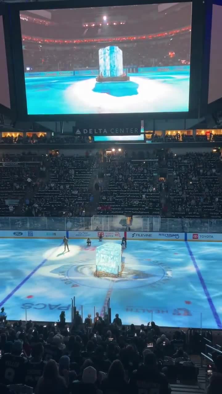 The Utah Mammoth reveal their mascot Tusky!