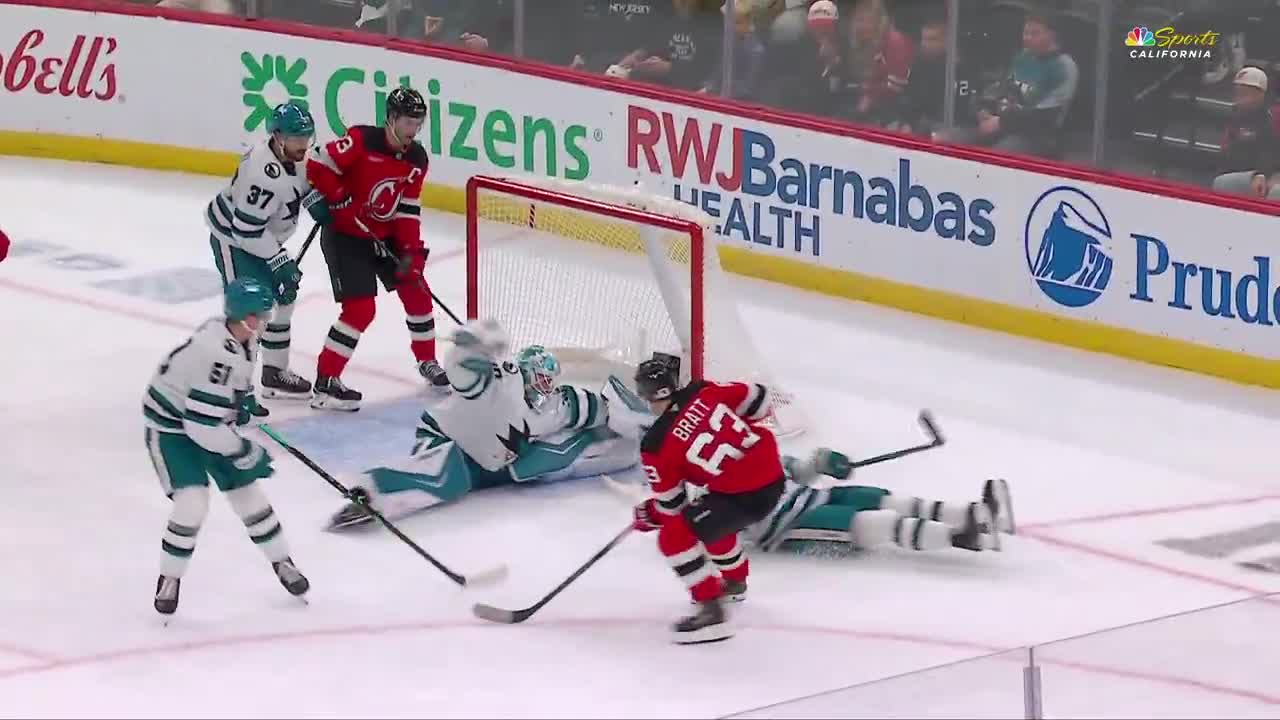 Dellandrea steps in and makes HUGE save 👀