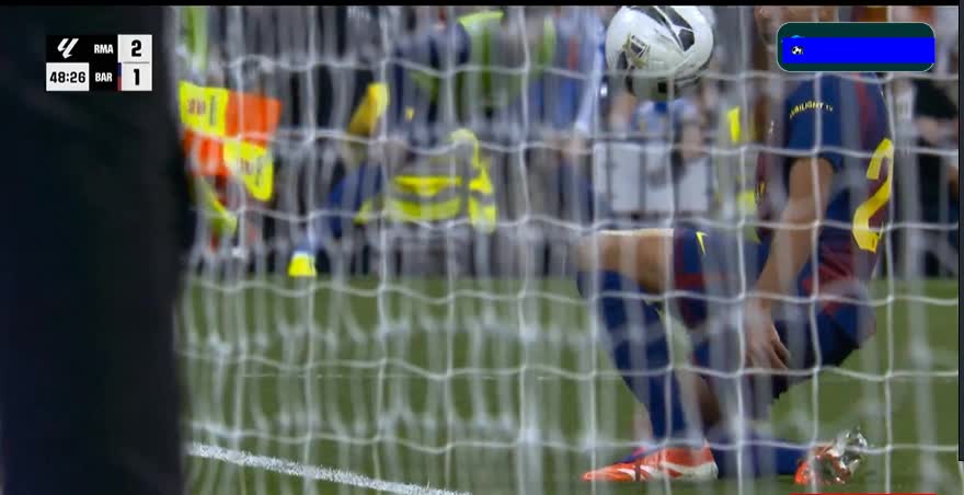 Real Madrid  penalty shout against Barcelona 48'