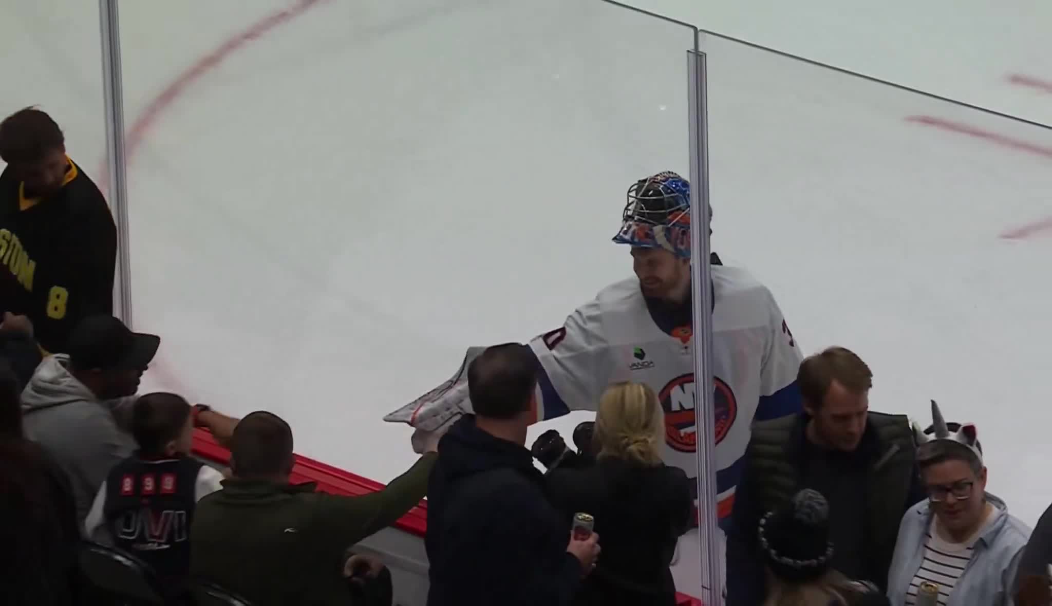 Sorokin with the knuckle touch on the glass with Ovi’s son
