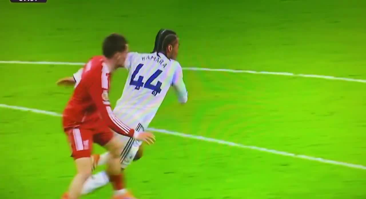 Boubacar Kamara nutmegs Florian Wirtz in the Liverpool vs Aston Villa match.