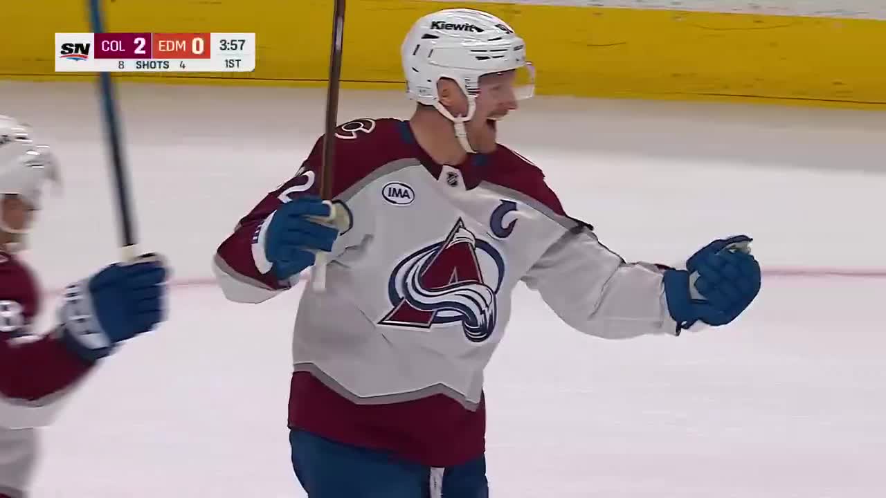 Gabe Landeskog with his first regular season goal since MARCH OF 2022 and the Avs are running it up early