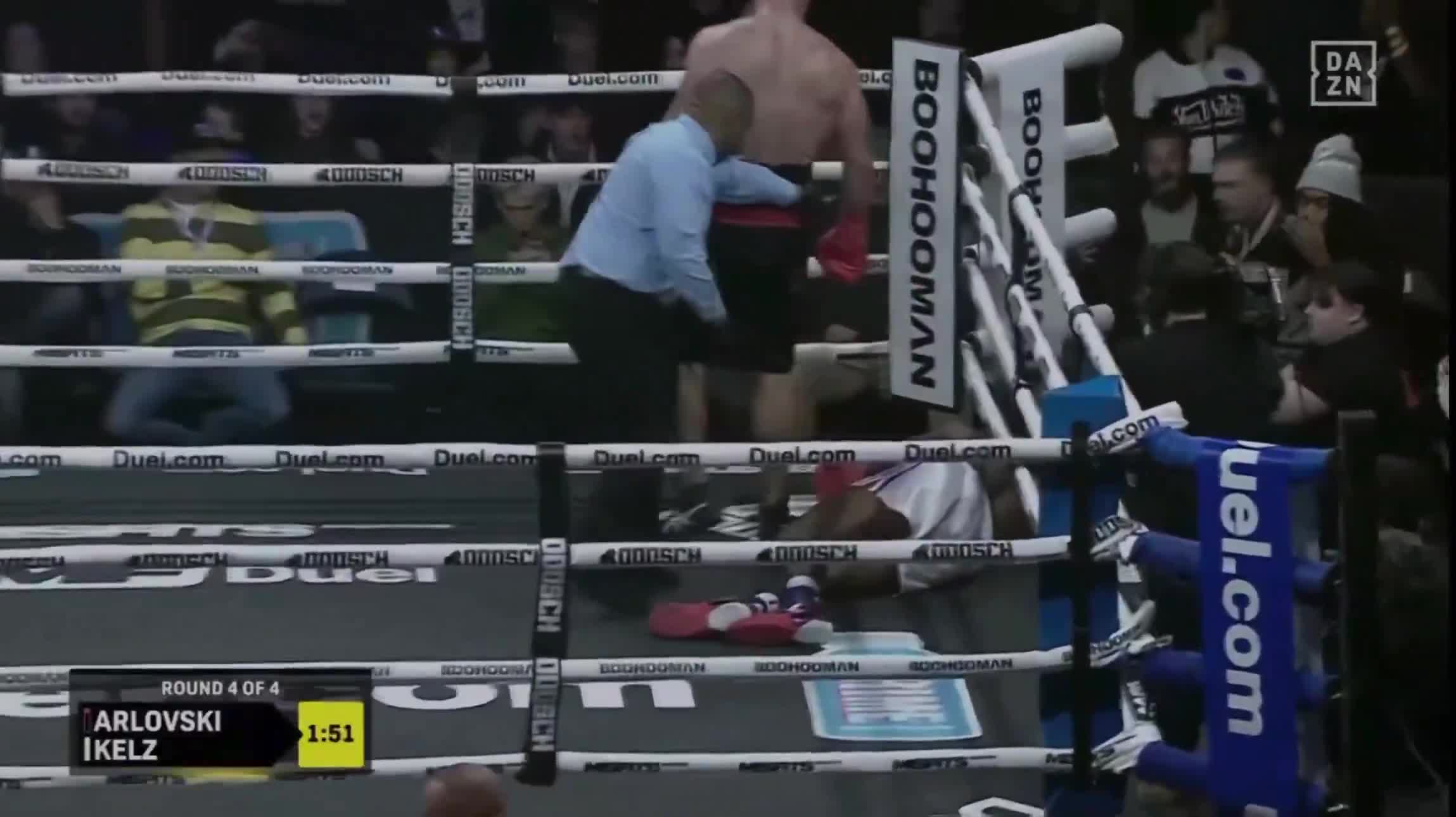 46-year-old Andrei Arlovski scores the KO in his boxing debut