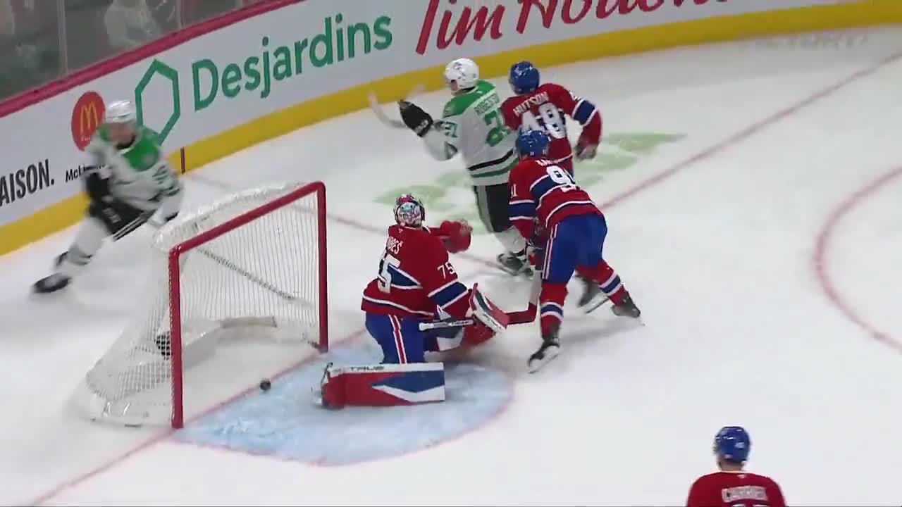 Robertson with the SMOOTH backhand goal and then hits the celly on his back