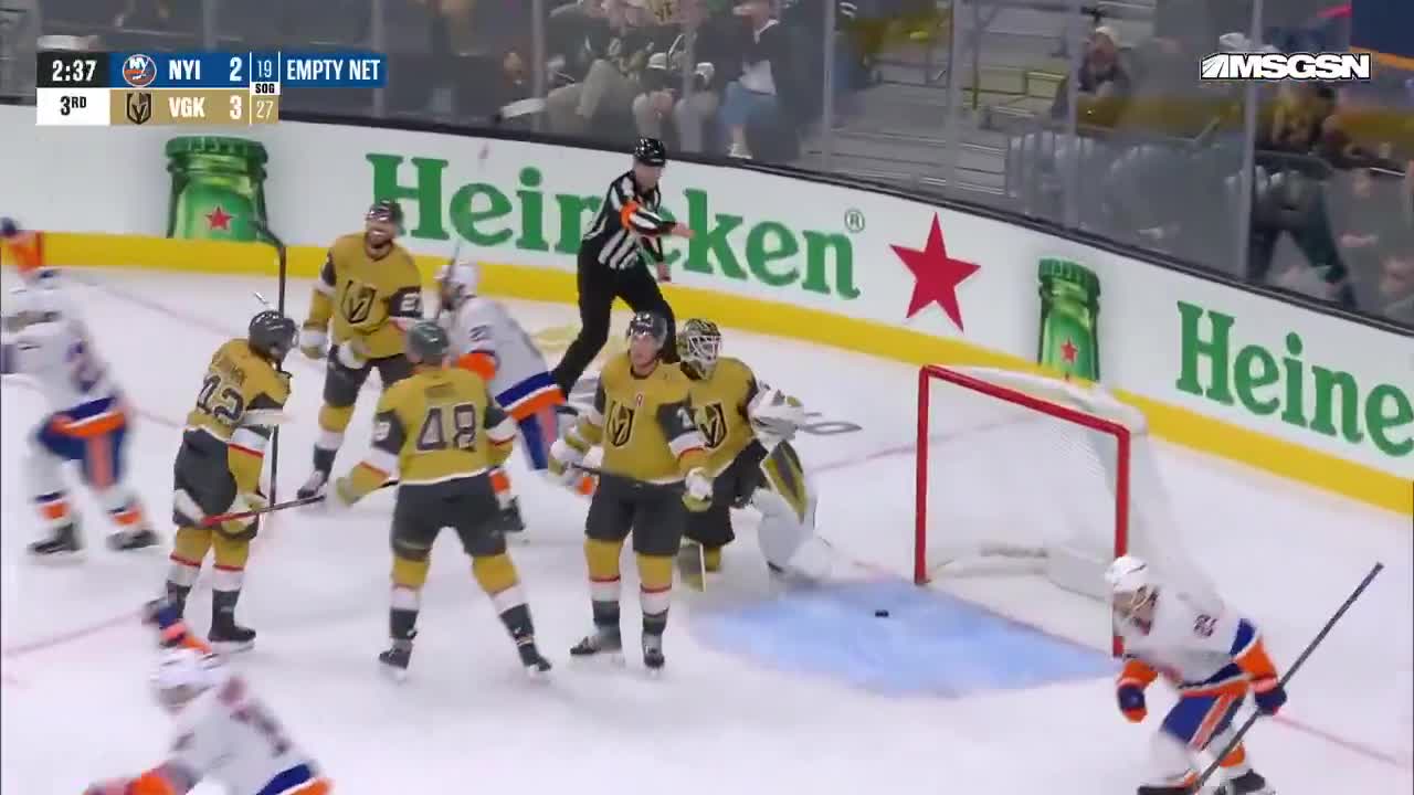 Barzal ties it for the Isles with 2 and a half minutes left