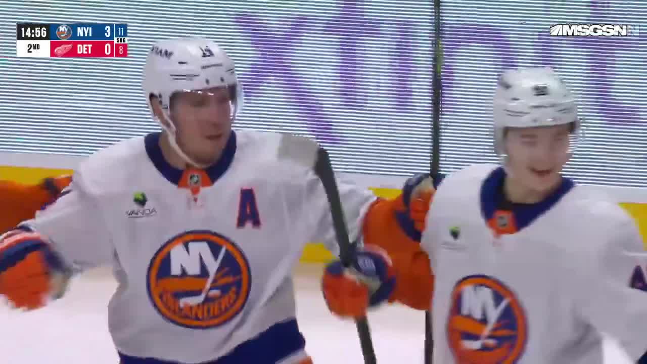 Bo Horvat RIPS this goal and now is tied for the league lead in goals at 14