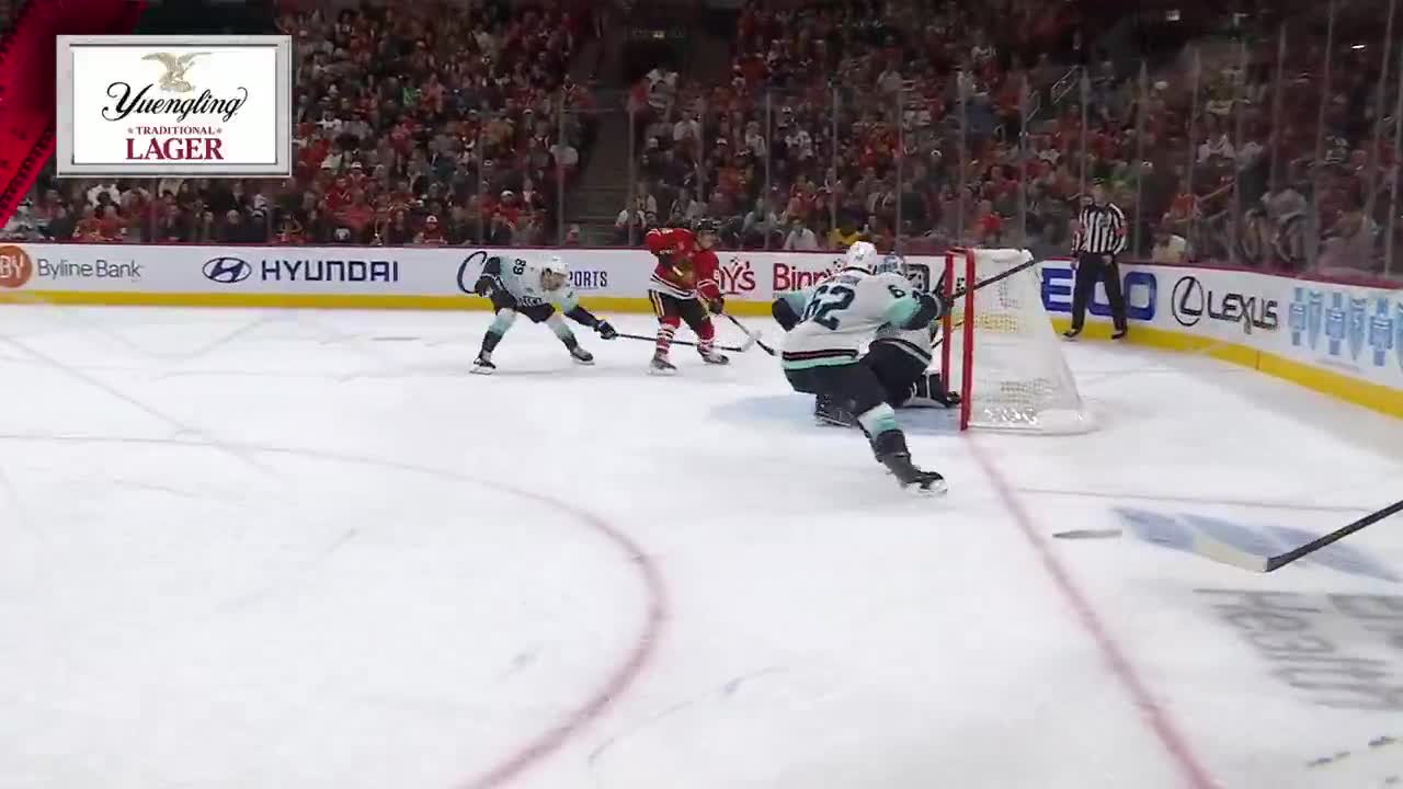 TYLER BERTUZZI WHAT A ONE HANDED ASSIST