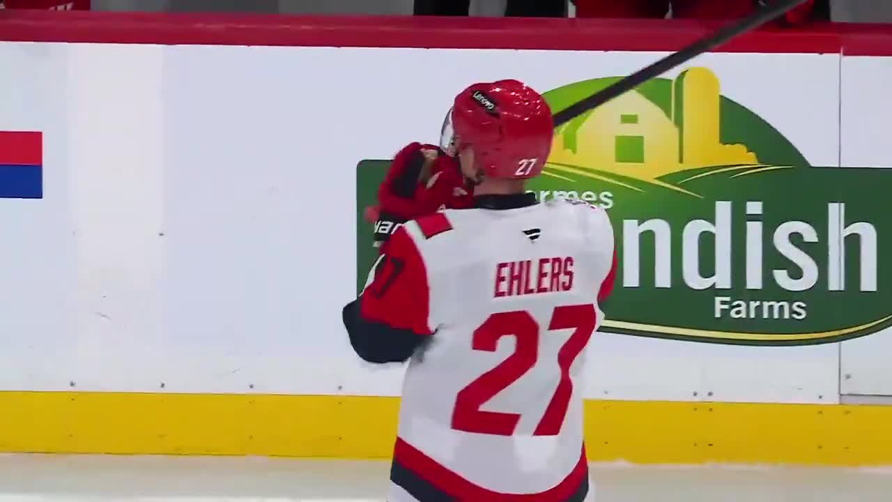 Jets honor Nikolaj Ehlers in his return game. 💪
