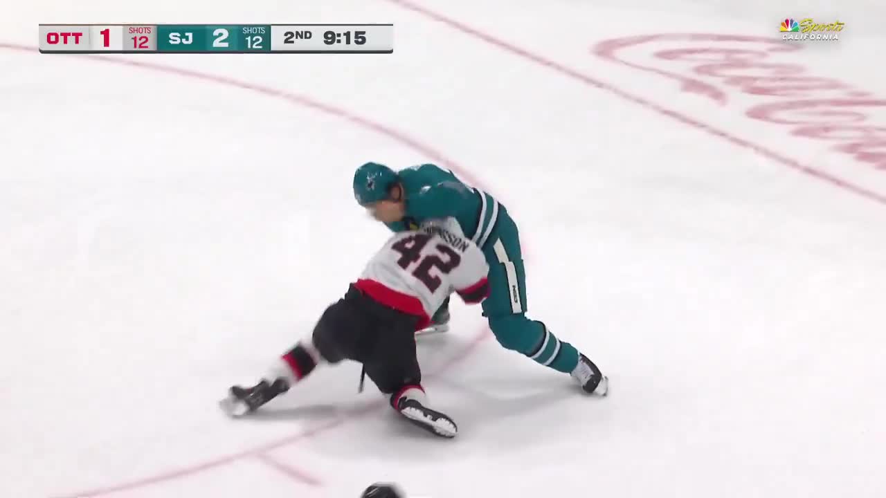 Reaves and Hodgson drop the gloves