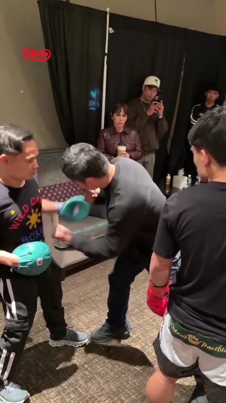 Manny Pacquiao Jr getting pointers from his father moments away from his professional debut