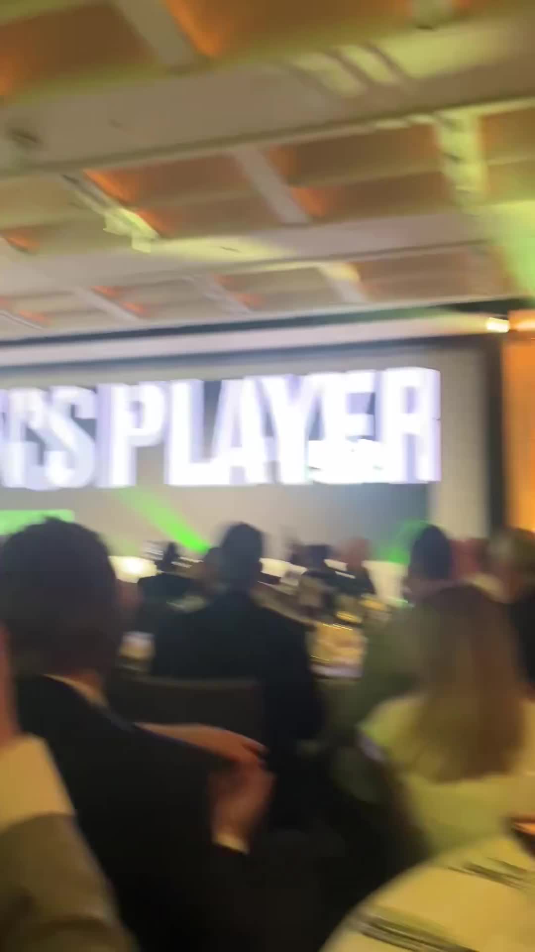 Declan Rice is named Men’s Player of the Year at the @WeAreTheFSA