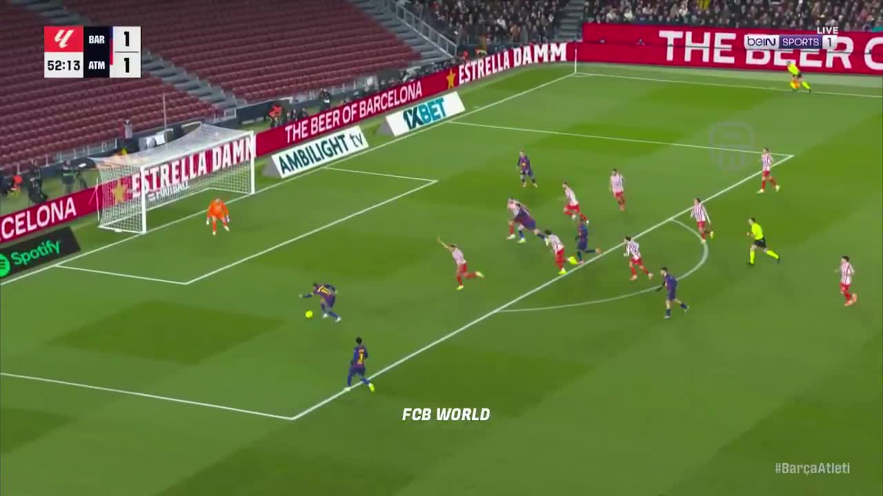 RAPHINHA MISSES A HUGE CHANCE!