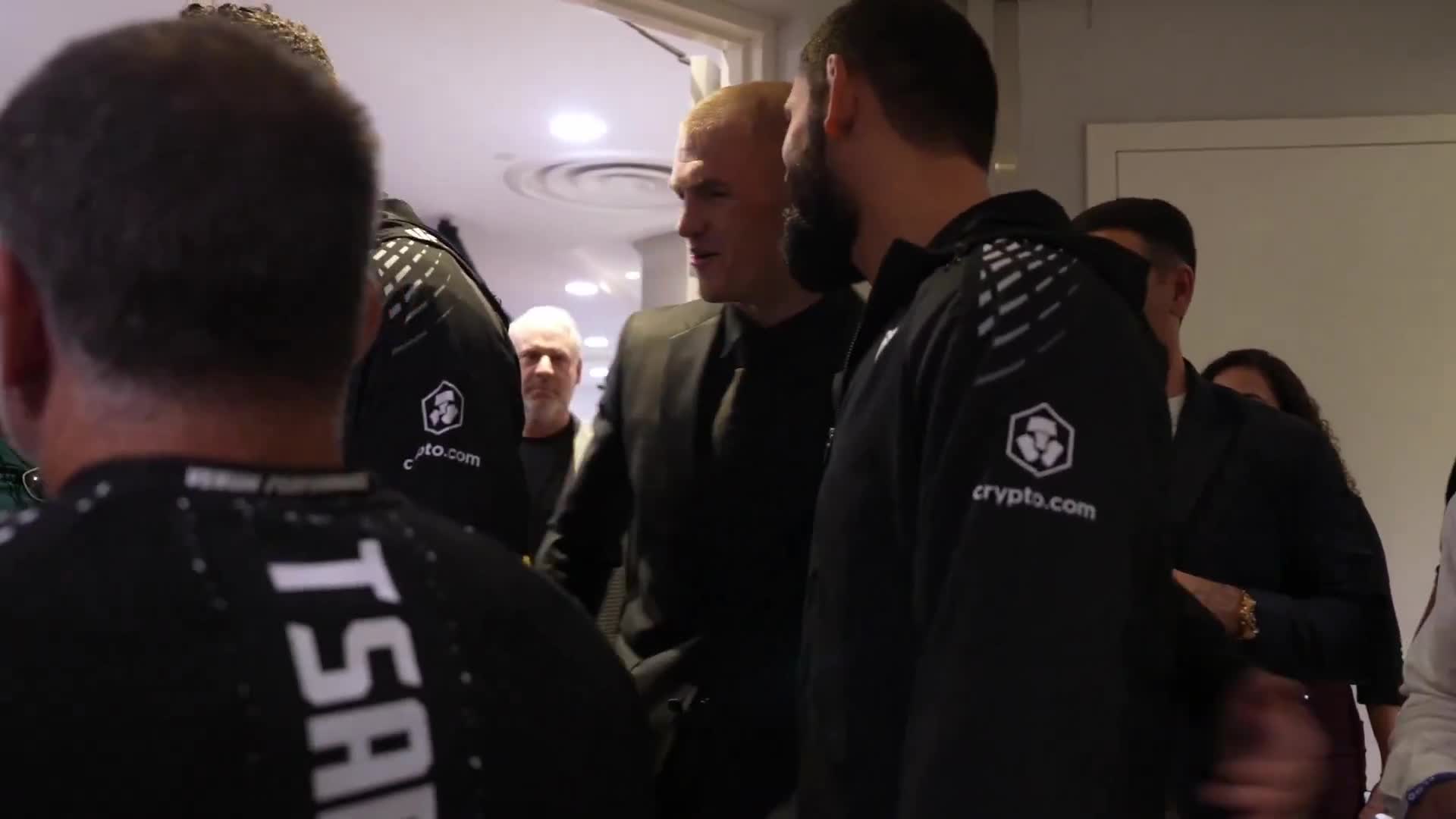 A new angle suggests that Khamzat Chimaev’s push on Ian Garry may be understandable.