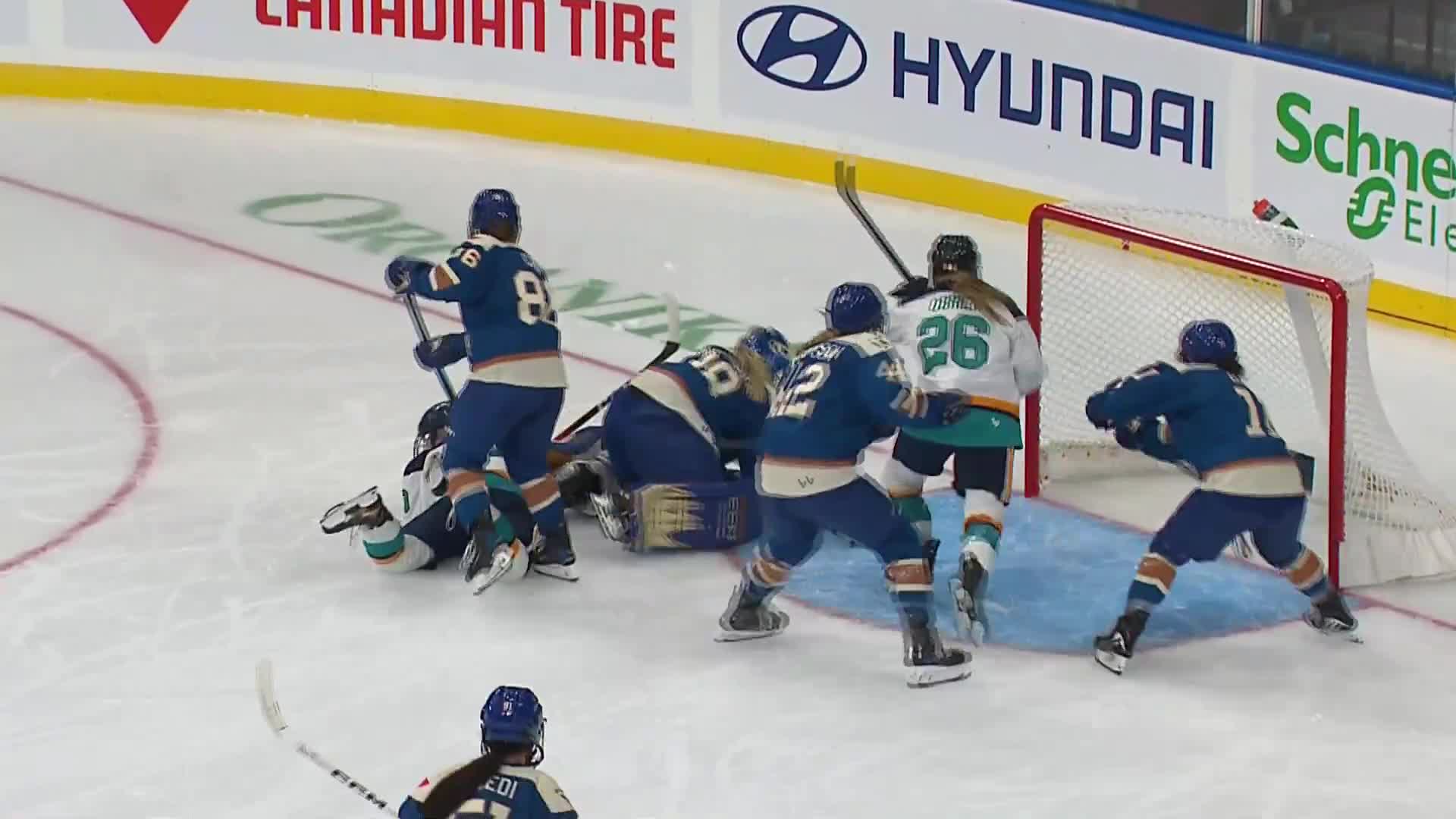 Another RIDICULOUS save in the PWHL, this time Emerance Maschmeyer putting up her own Save of the Year submission