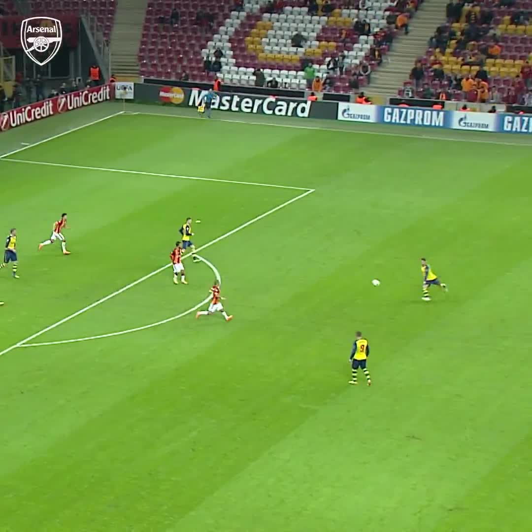 11 years ago today, Aaron Ramsey scored one of the greatest Champions League goals