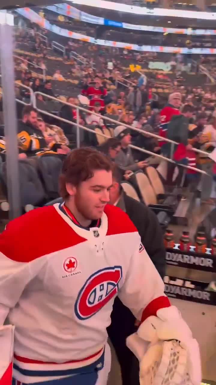 The Montreal Canadiens goalie Jacob Fowler comes out for his rookie lap