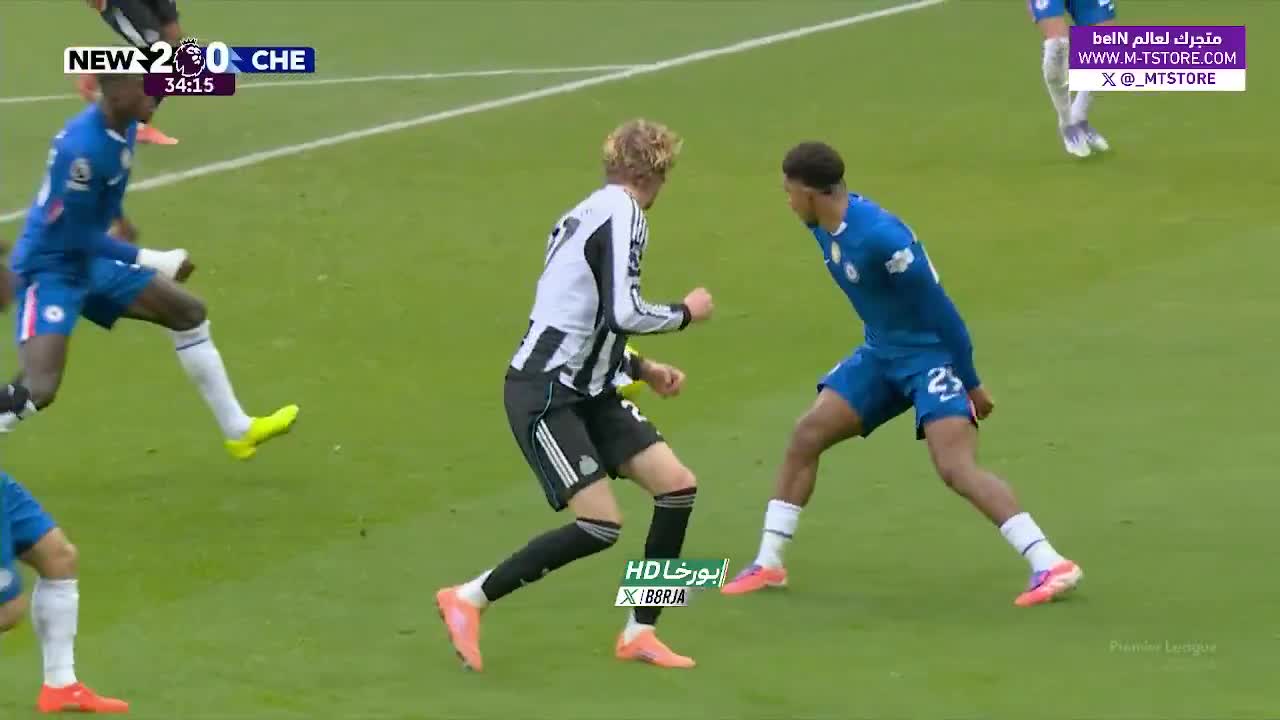 HOW DID NEWCASTLE NOT RECEIVE A PENALTY HERE