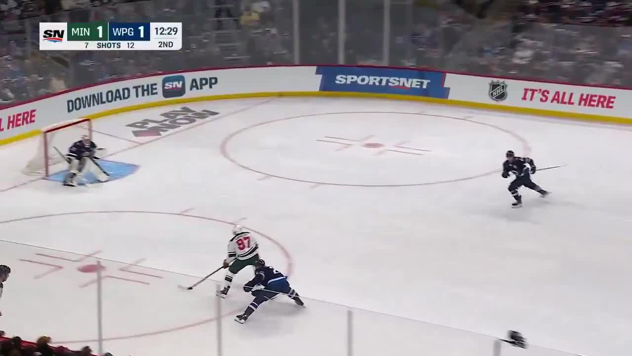 That Zucc to Kaprizov chemistry is just SPECIAL as he hits him in stride for a beautiful backhand goal