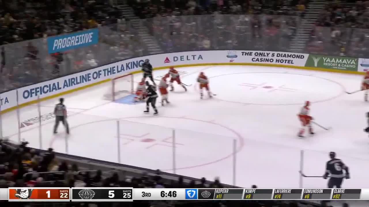 LAFERRIERE GETS THE HATTY AND THE KINGS ARE UP 6-1