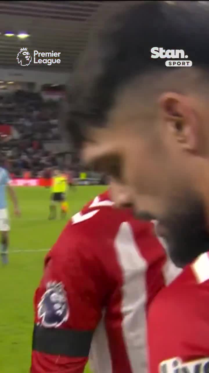 The Sunderland fans absolutely gave it t...