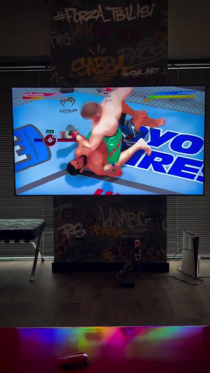 Khamzat Chimaev’s reaction to someone beating him on UFC 5 using DDP