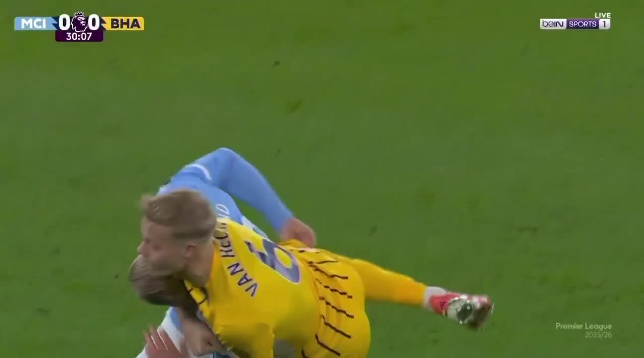 Van Hecke makes aerial challenge on Haaland