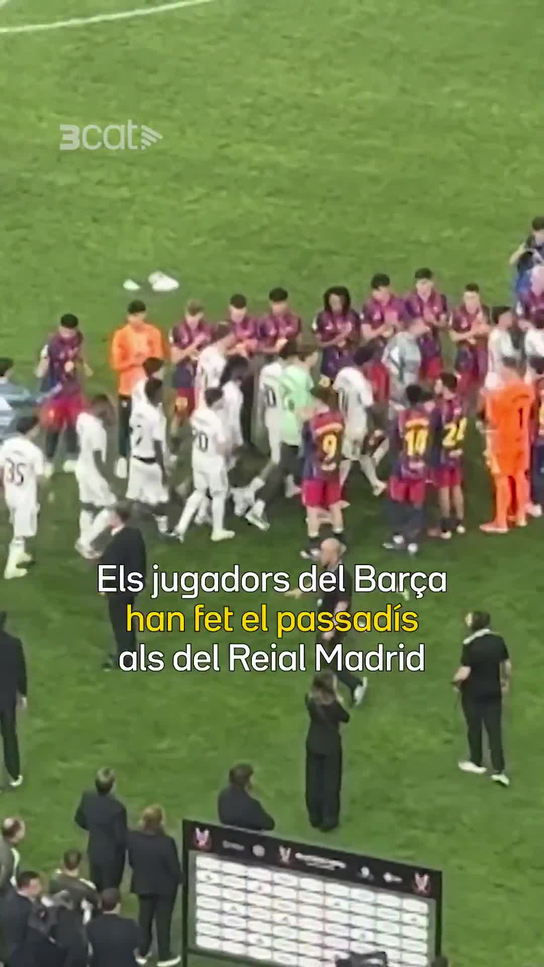 Kylian Mbappé’s reaction as he stops his teammates from giving Barcelona the Champions Guard of Honor