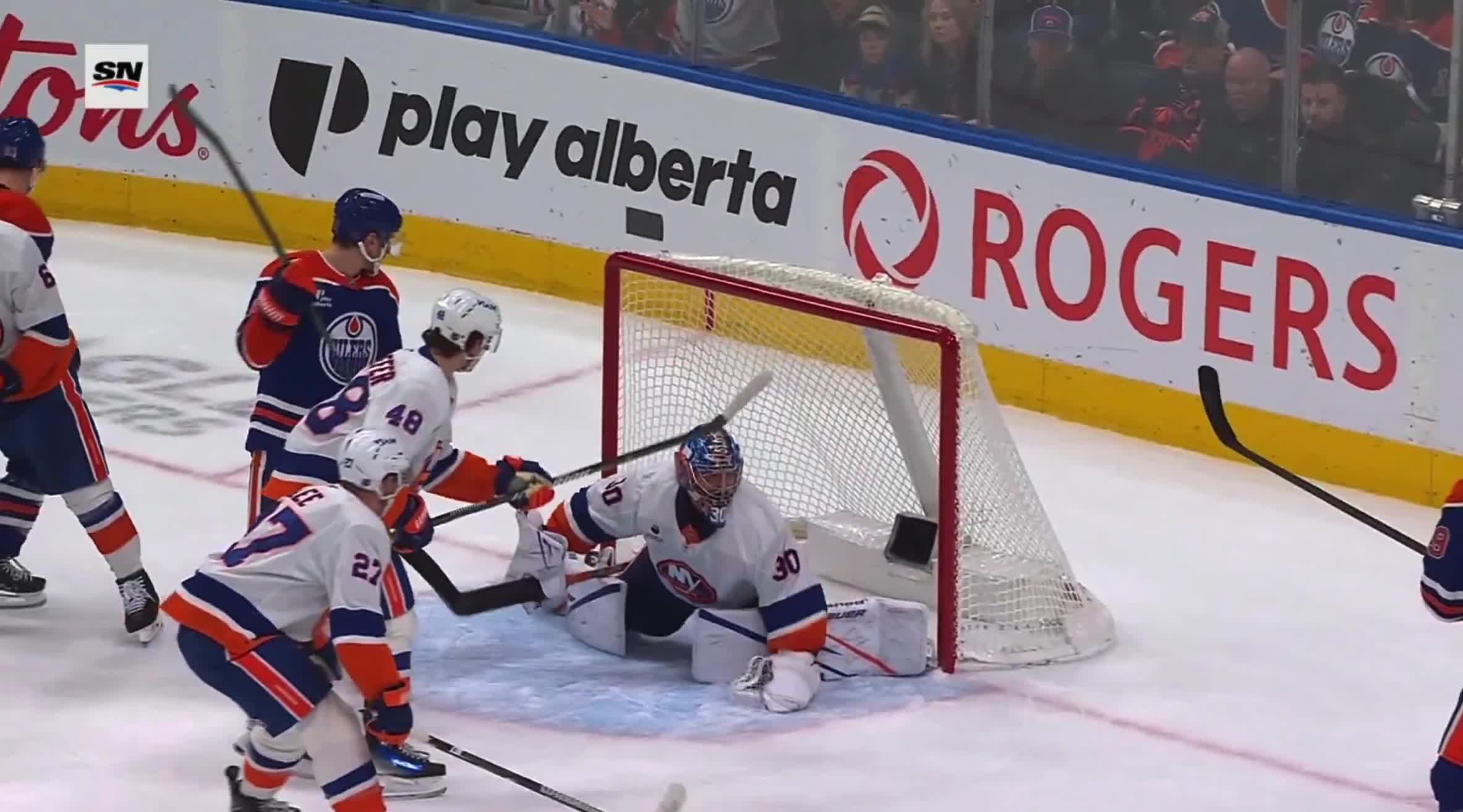 Leon Draisaitl had a WIDE open net off a...
