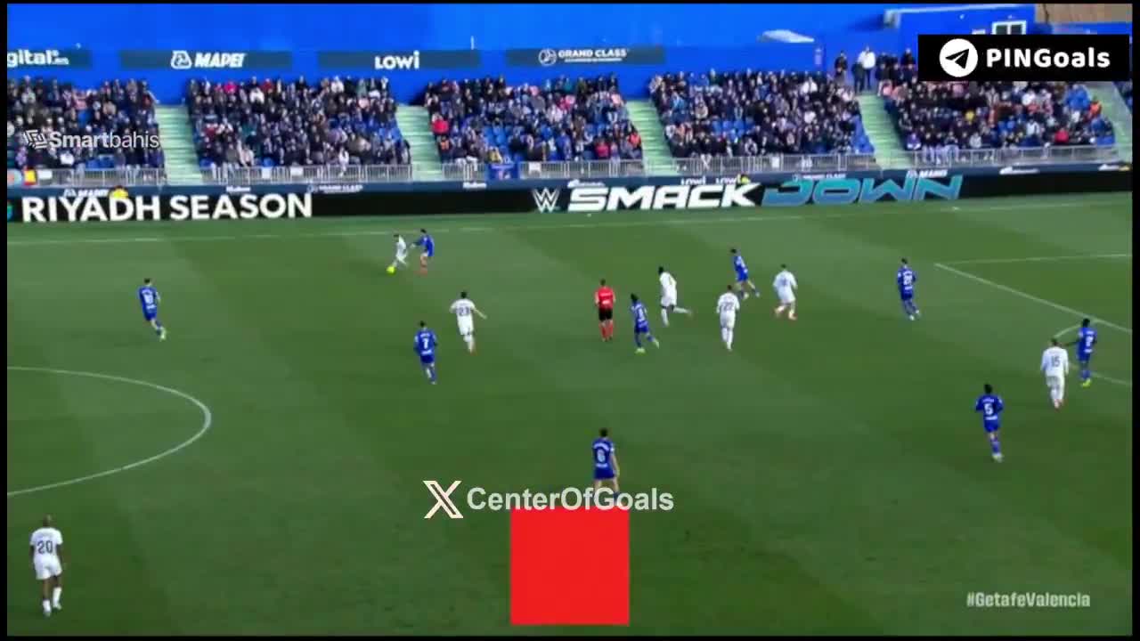 José Luis Gayà has broken deadlocker! ...