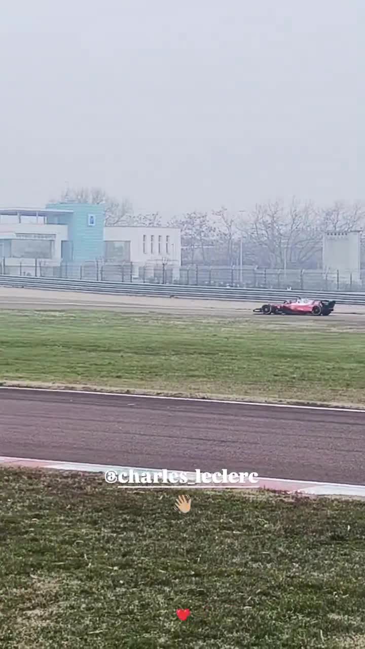 CHARLES WAVING TO THE TIFOSI - fra_cod...